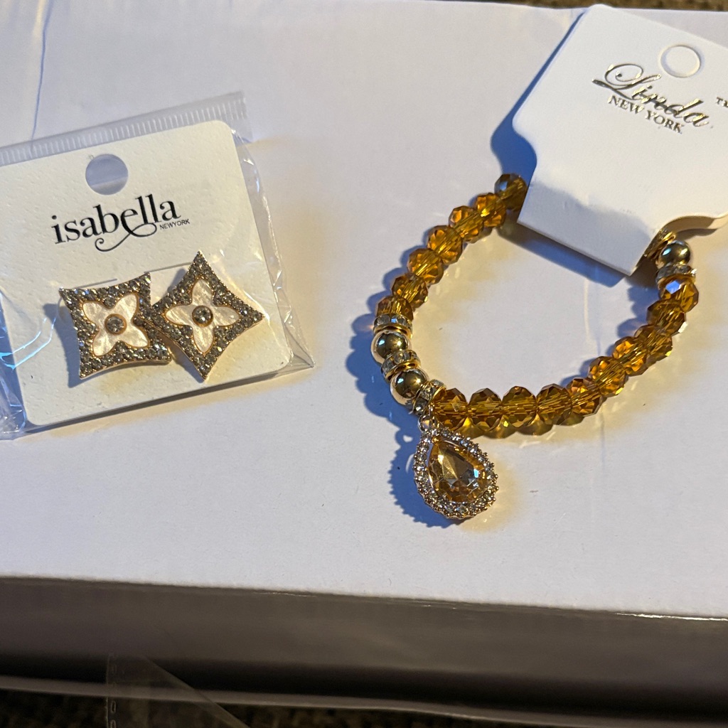 Isabella Ny Golden Amber Bracelet With Teardrop Charm